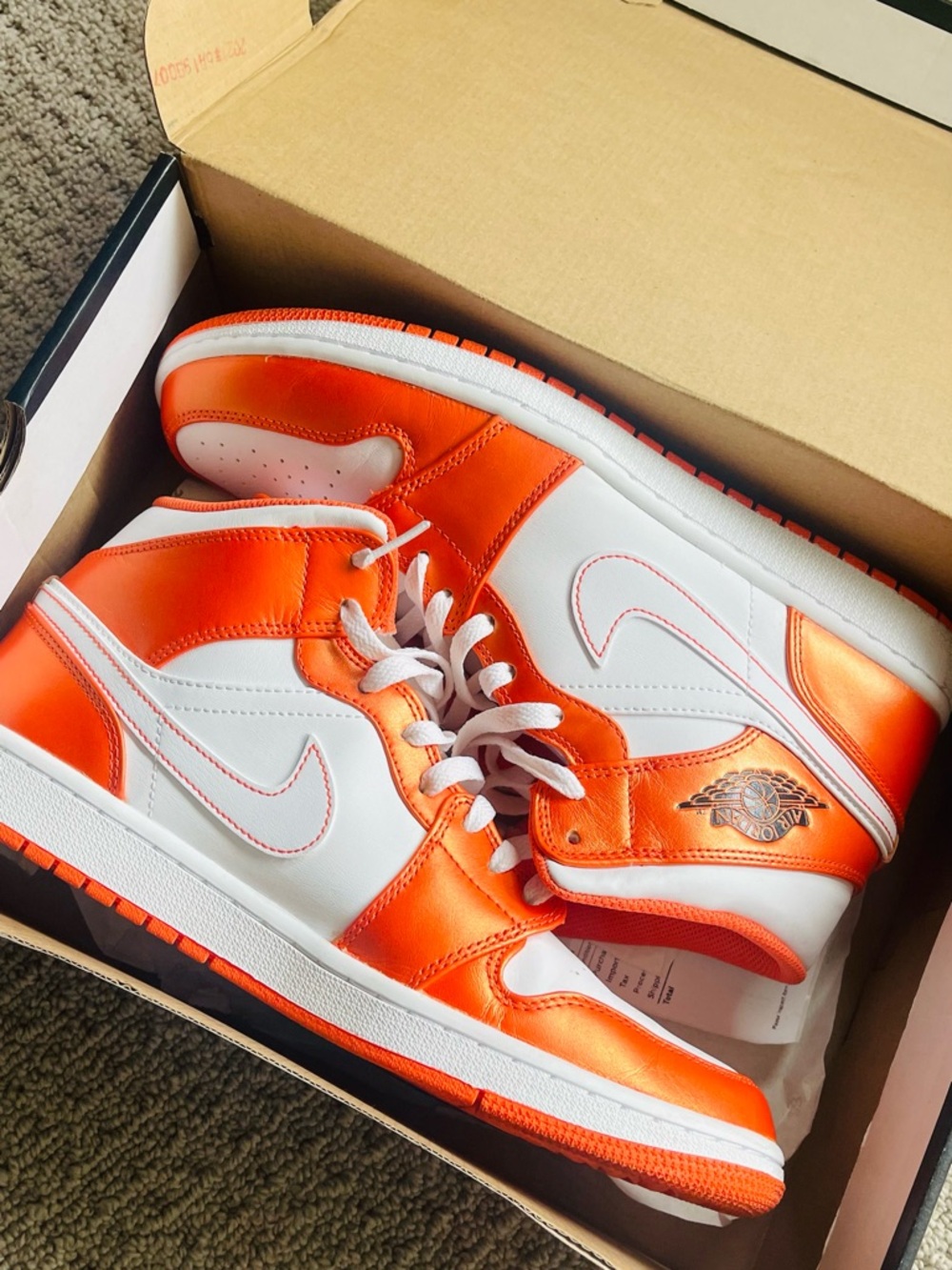 Nike Air Jordan 1 Mid SE – Electro Orange / White – Size 11